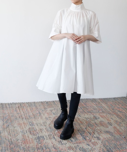 ELFRANK（エルフランク）の「ハイネックボリュームスリーブAラインチュニックブラウス（シャツ/ブラウス・レディース・ホワイト/ブラック・FREE）」の8枚目の写真