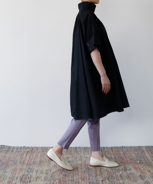 ELFRANK（エルフランク）の「ハイネックボリュームスリーブAラインチュニックブラウス（シャツ/ブラウス・レディース・ホワイト/ブラック・FREE）」の6枚目の写真