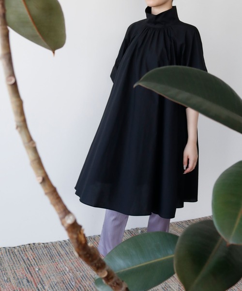 ELFRANK（エルフランク）の「ハイネックボリュームスリーブAラインチュニックブラウス（シャツ/ブラウス・レディース・ホワイト/ブラック・FREE）」の13枚目の写真