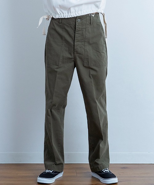 Universal Style Wear(ユニバーサルスタイルウェア)の「Universal Style Wear フネン ベイカーパンツ(チノパンツ・メンズ・カーキ/ブラック・MEDIUM/LARGE/X-LARGE)」の2枚目の写真