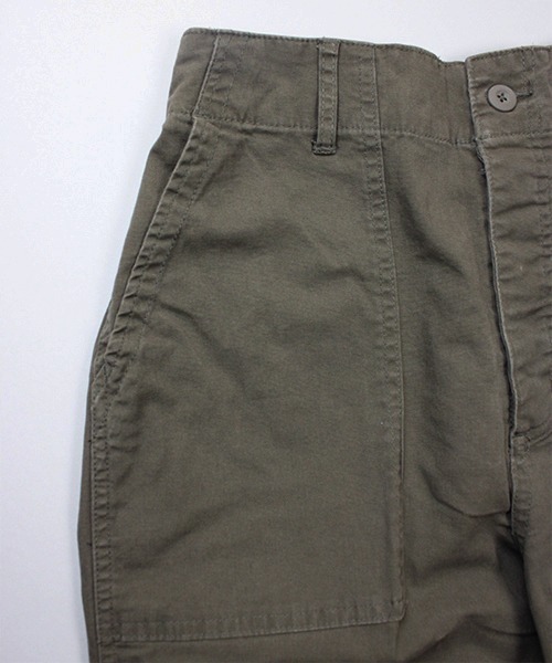 Universal Style Wear(ユニバーサルスタイルウェア)の「Universal Style Wear フネン ベイカーパンツ(チノパンツ・メンズ・カーキ/ブラック・MEDIUM/LARGE/X-LARGE)」の9枚目の写真
