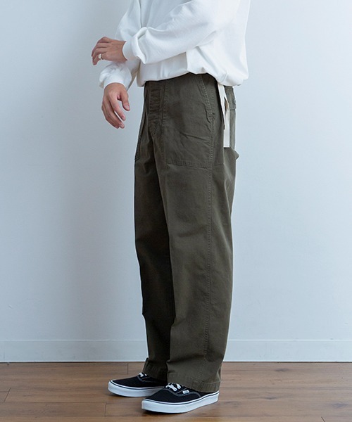 Universal Style Wear(ユニバーサルスタイルウェア)の「Universal Style Wear フネン ベイカーパンツ(チノパンツ・メンズ・カーキ/ブラック・MEDIUM/LARGE/X-LARGE)」の22枚目の写真