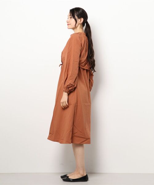 RETRO GIRL（レトロガール）の「前開きレイヤード風ワンピース（ワンピース・レディース・オレンジ/ライトベージュ/ブラック・FREE）」の4枚目の写真