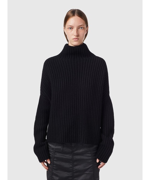 DIESEL（ディーゼル）の「レディース サステナブル ニット タートルネック オーバーサイズ ルーズフィット セーター（ニット/セーター・レディース・ピンクベージュ/ブラック/ブルー・XX-SMALL/X-SMALL/MEDIUM/SMALL）」の2枚目の写真