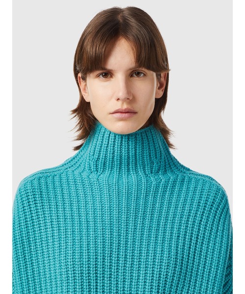 DIESEL（ディーゼル）の「レディース サステナブル ニット タートルネック オーバーサイズ ルーズフィット セーター（ニット/セーター・レディース・ピンクベージュ/ブラック/ブルー・XX-SMALL/X-SMALL/MEDIUM/SMALL）」の9枚目の写真