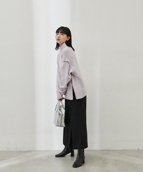 Aunt Marie's（アントマリーズ）の「ショルダータックカラータートルニット（ニット/セーター・レディース・ホワイト/ライトブルー/パープル/グリーン・FREE）」の5枚目の写真