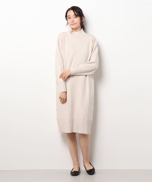 YECCA VECCA(イェッカヴェッカ)の「・バックスリットニットワンピース*(ワンピース・レディース・アイボリー/グリーン/チャコールグレー・FREE)」の1枚目の写真