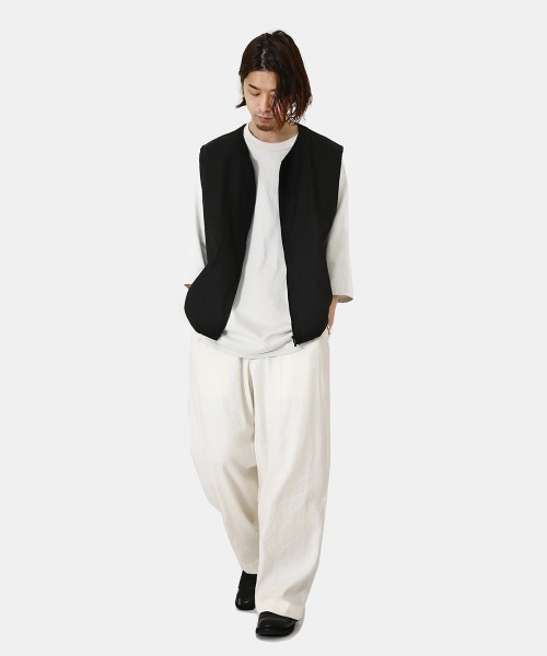marka（マーカ）の「marka / マーカ：ZIP UP VEST - SILK LINEN TWILL -：M22A-05BL01A[COR]（ベスト・メンズ・ブラック・2/3）」の4枚目の写真