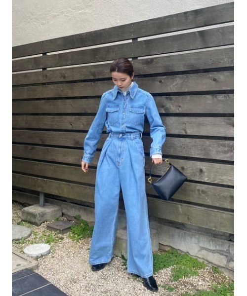 THROW by SLY(スローバイスライ)の「THROW WASHED TUCK WIDE PT タック ワイドパンツ(デニムパンツ・レディース・ライトブルー/ブルー・1/0)」の11枚目の写真