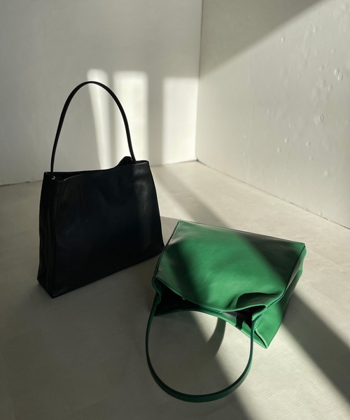 RIVE DROITE(リヴドロワ)の「BASICレザーワンハンドルバッグ(トートバッグ・レディース・ブラック/グリーン・FREE)」の18枚目の写真