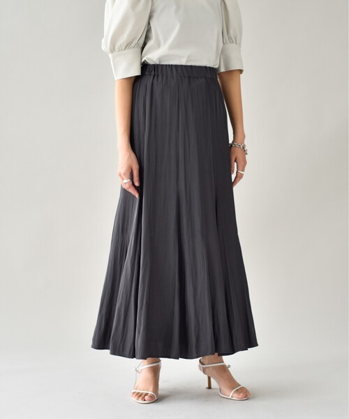 UNTITLED（アンタイトル）の「◆【STORYweb掲載】パウダーロングスカート【洗える】（スカート・レディース・ブラック/ベージュ/ダークグレー・00/42/44/01/46/02/04/03/48）」の3枚目の写真