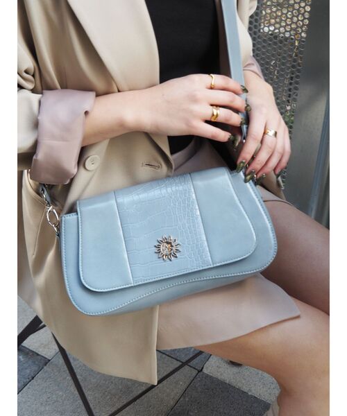 EVRIS（エヴリス）の「スリムショルダーBAG（ショルダーバッグ・レディース・ブラック/ブルー/アイボリー・FREE）」の3枚目の写真