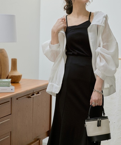 KOBE LETTUCE(コウベレタス)の「カップ付きデザインキャミソール(キャミソール・レディース・ブラック/アイボリー/モカ/テラコッタ・FREE)」の21枚目の写真