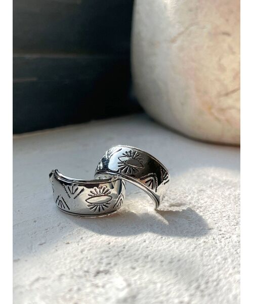 Ungrid（アングリッド）の「ネイティブモチーフピアス（ピアス（両耳用）・レディース・シルバー・FREE）」の4枚目の写真