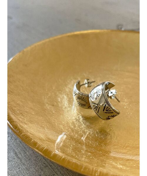 Ungrid（アングリッド）の「ネイティブモチーフピアス（ピアス（両耳用）・レディース・シルバー・FREE）」の2枚目の写真