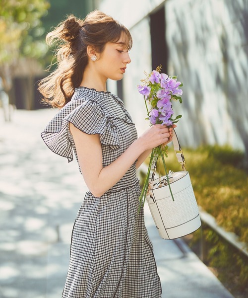 NOELA(ノエラ)の「【WEB限定】メロー切替ワンピース(ワンピース・レディース・ベージュ/その他1/ブラック・M/S)」の4枚目の写真