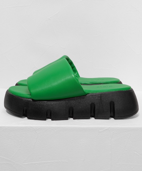 alala（アララ）の「厚底シャークソールクッションスポサン　◇（サンダル・レディース・ブラック/グリーン/アイボリー・LL/S/M/L）」の3枚目の写真