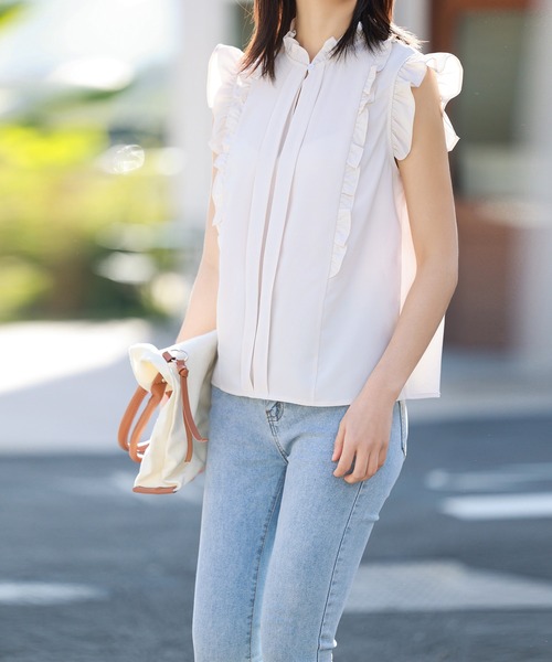 フリルデザインノースリーブブラウス