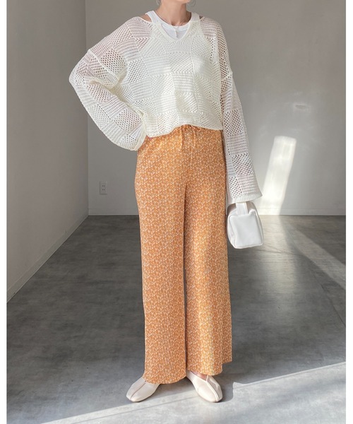 She's Closet(シーズクローゼット)の「【セルフカット対応】小花柄フラワーセミワイドストレートカラーロングプリーツパンツ(その他パンツ・レディース・ホワイト/ブラック/オレンジ/グリーン・FREE)」の7枚目の写真