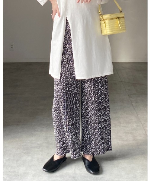 She's Closet(シーズクローゼット)の「【セルフカット対応】小花柄フラワーセミワイドストレートカラーロングプリーツパンツ(その他パンツ・レディース・ホワイト/ブラック/オレンジ/グリーン・FREE)」の12枚目の写真