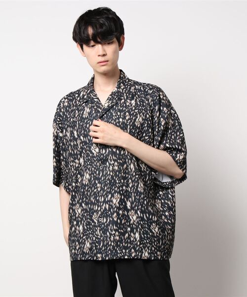 JUGLANS(ユグランス)の「【ATELANE】アニマル柄ショートスリーブオープンシャツ/メンズ(シャツ/ブラウス・メンズ・ブラック/ネイビー・M/L)」の2枚目の写真