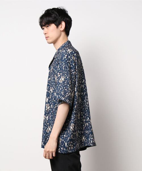 JUGLANS(ユグランス)の「【ATELANE】アニマル柄ショートスリーブオープンシャツ/メンズ(シャツ/ブラウス・メンズ・ブラック/ネイビー・M/L)」の3枚目の写真