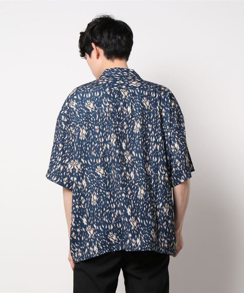 JUGLANS(ユグランス)の「【ATELANE】アニマル柄ショートスリーブオープンシャツ/メンズ(シャツ/ブラウス・メンズ・ブラック/ネイビー・M/L)」の4枚目の写真