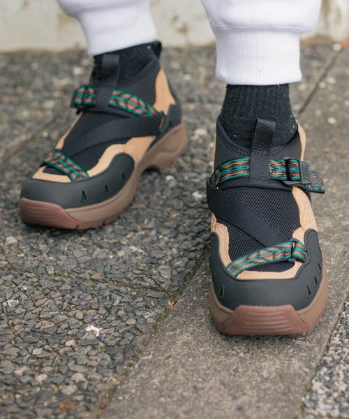 Teva（テバ）の「TEVA REVIVE 94 MID 1120166（スニーカー）」 - WEAR