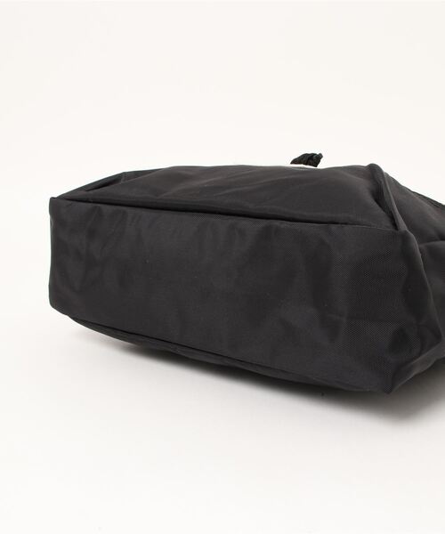 FREDRIK PACKERS（フレドリックパッカーズ）の「FREDRIK PACKERS　フレドリックパッカーズ / 420D SNUG SHOULDER(M)（ショルダーバッグ・レディース・ホワイト/ネイビー/オリーブ/シルバー/タン/ブラック/チャコールグレー/カーキ・ONESIZE）」の14枚目の写真