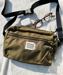 IO（イオ）（イオ）の「FREDRIK PACKERS　フレドリックパッカーズ / 420D SNUG SHOULDER(M)（ショルダーバッグ）」