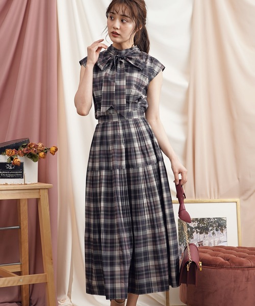 NOELA(ノエラ)の「タフタチェックスカート(スカート・レディース・ブラック/ベージュ/オフホワイト・S/M)」の3枚目の写真