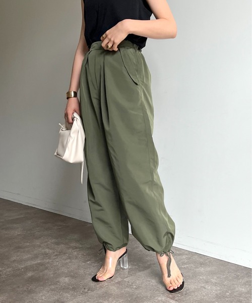 prose verse（プロズヴェール）の「裾ドロストパラシュートパンツ（カーゴパンツ・レディース・ブラック/カーキ/ピンク・MEDIUM）」の4枚目の写真