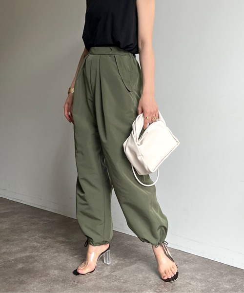 prose verse（プロズヴェール）の「裾ドロストパラシュートパンツ（カーゴパンツ・レディース・ブラック/カーキ/ピンク・MEDIUM）」の18枚目の写真