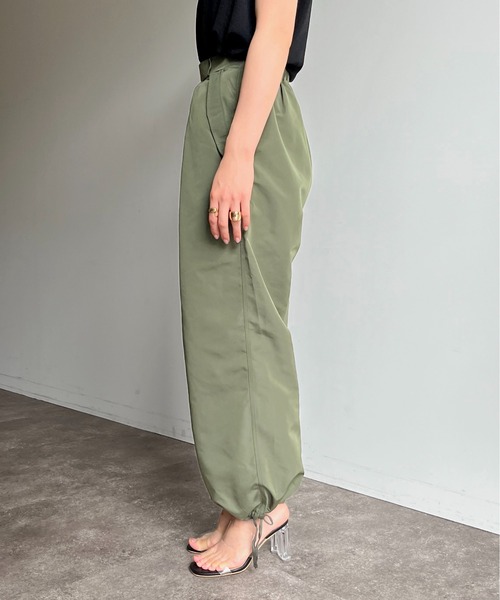 prose verse（プロズヴェール）の「裾ドロストパラシュートパンツ（カーゴパンツ・レディース・ブラック/カーキ/ピンク・MEDIUM）」の10枚目の写真