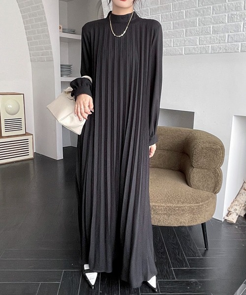 emi+（エミプラス）の「ボリュームスリーブフレアプリーツワンピース（ワンピース・レディース・ブラック/ベージュ/カーキ/チャコールグレー/ブルーグリーン・M/L）」の8枚目の写真