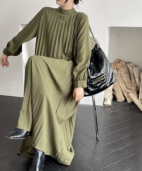 emi+（エミプラス）の「ボリュームスリーブフレアプリーツワンピース（ワンピース・レディース・ブラック/ベージュ/カーキ/チャコールグレー/ブルーグリーン・M/L）」の14枚目の写真