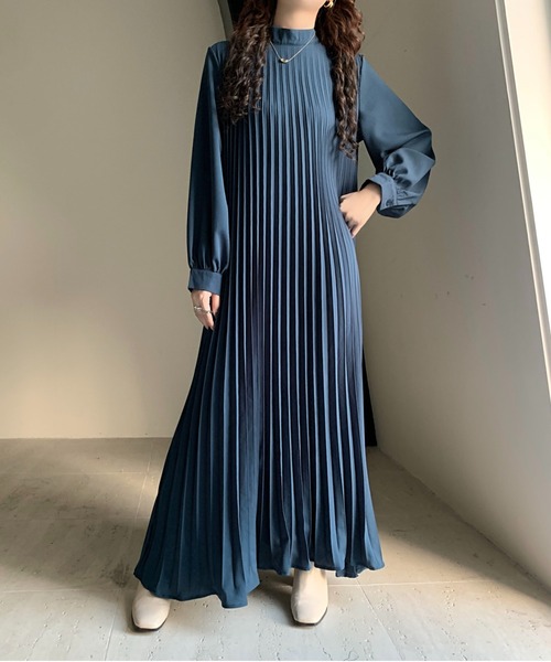 emi+（エミプラス）の「ボリュームスリーブフレアプリーツワンピース（ワンピース・レディース・ブラック/ベージュ/カーキ/チャコールグレー/ブルーグリーン・M/L）」の20枚目の写真