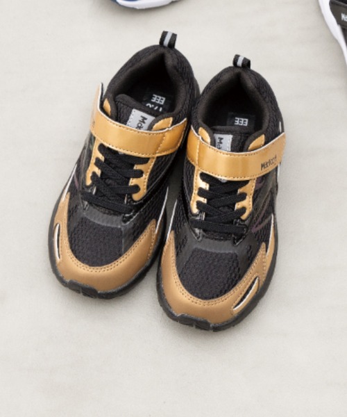 MAD FOOT（マッドフット）の「MADFOOT! マッドフット キッズ スポーツシューズ 【幅広3E】 スニーカー 840006（スニーカー・キッズ・ブラック/ブラック系その他/ブルー・16.0cm/16.5cm/18.0cm/17.5cm/19.0cm/18.5cm/17.0cm）」の2枚目の写真