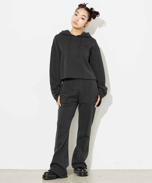 X-girl（エックスガール）の「CROPPED SWEAT HOODIE（パーカー・レディース・チャコール/ブラウン/アッシュ・S/M）」の18枚目の写真