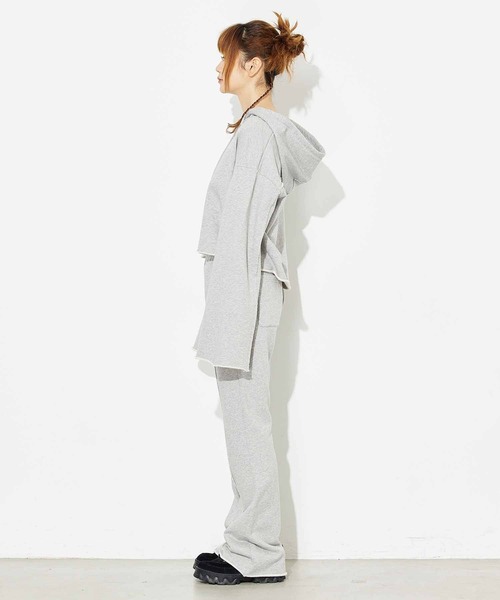 X-girl（エックスガール）の「CROPPED SWEAT HOODIE（パーカー・レディース・チャコール/ブラウン/アッシュ・S/M）」の21枚目の写真