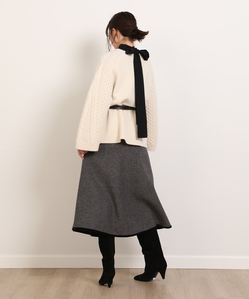 INED(イネド)の「変則ケーブル柄ニット レイヤード 着丈長め セーター(ニット/セーター・レディース・オフホワイト/キャメル/レッド/イエロー・9号)」の8枚目の写真