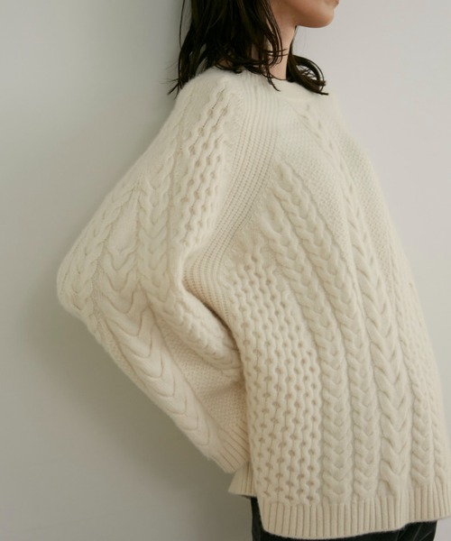 INED(イネド)の「変則ケーブル柄ニット レイヤード 着丈長め セーター(ニット/セーター・レディース・オフホワイト/キャメル/レッド/イエロー・9号)」の19枚目の写真