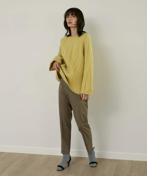 INED(イネド)の「変則ケーブル柄ニット レイヤード 着丈長め セーター(ニット/セーター・レディース・オフホワイト/キャメル/レッド/イエロー・9号)」の21枚目の写真