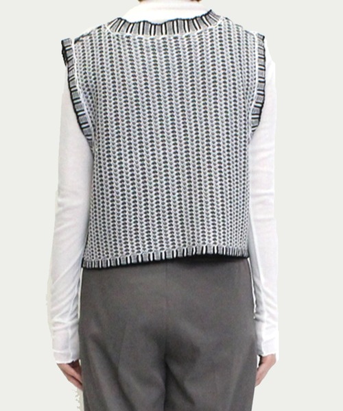 STYLEBLOCK(スタイルブロック)の「A麻タッチニット配色ジャガードショートプルオーバー(ニット/セーター・レディース・ブラック/グリーン/ネイビー/オレンジ/グレイッシュベージュ/ベージュ・M)」の9枚目の写真