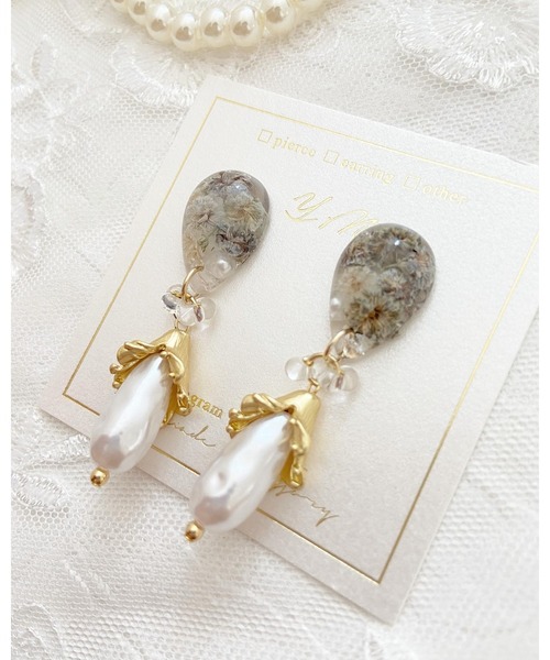 tone(トーン)の「【YM】かすみ草 × 花座パール ピアス(MA)(ピアス(両耳用)・レディース・グレー・FREE)」の7枚目の写真