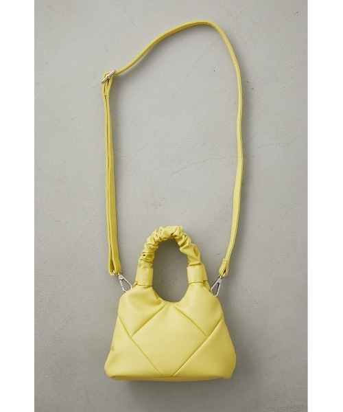 AZUL by moussy（アズールバイマウジー）の「QUILTING MINI SHOULDER BAG/キルティングミニショルダーバッグ（ショルダーバッグ・レディース・ライトブルー/ブラック/イエロー/オレンジ/アイボリー・FREE）」の6枚目の写真