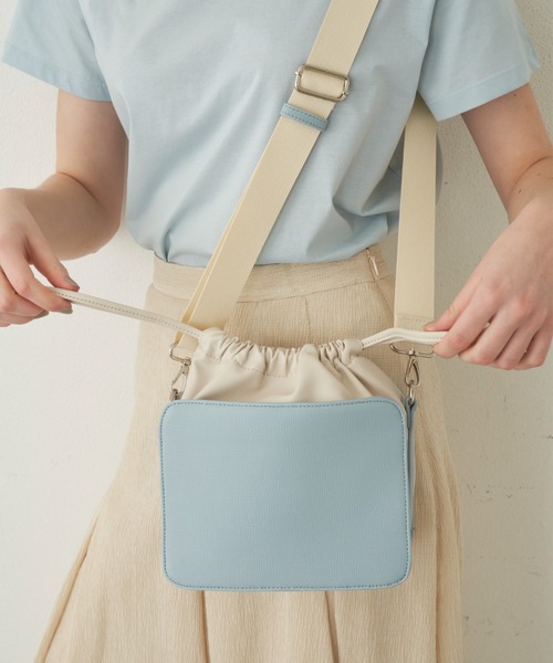 idem（イデム）の「bicolor drawstring bag/フェイクレザー巾着バッグ（ショルダーバッグ・レディース・アイボリー/ブルー/ブラック・FREE）」の10枚目の写真