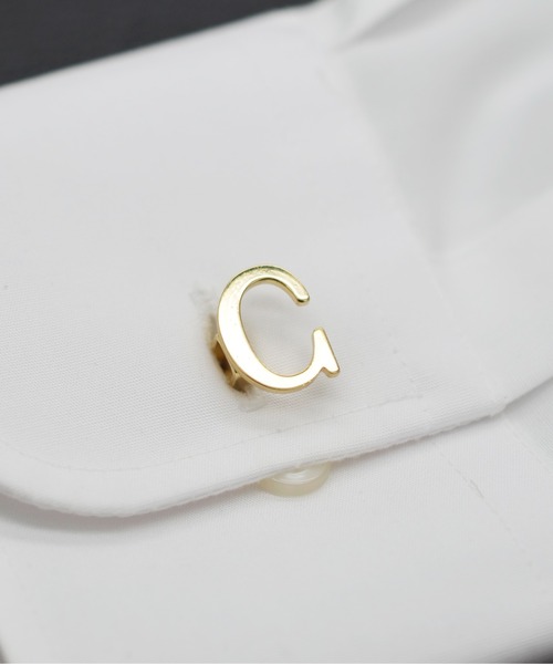 Fun & Daily（ファンアンドデイリー）の「F&D : アルファベットカフス( Gold )（カフリンクス・メンズ・A/B/C/D/E/F/G/H/I/J/K/L/M/N/O/P/Q/R/S/T/U/V/W/X/Y/Z・FREE）」の3枚目の写真