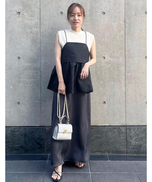 N.(N. Natural Beauty Basic)(エヌエヌナチュラルビューティーベーシック)の「◆総針ボトルネックノースリーブニット(ニット/セーター・レディース・ボルドー/マジェンタ/グリーン/ホワイト/ブラック・MEDIUM)」の14枚目の写真