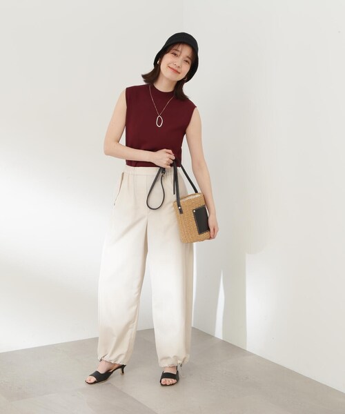 N.(N. Natural Beauty Basic)(エヌエヌナチュラルビューティーベーシック)の「◆総針ボトルネックノースリーブニット(ニット/セーター・レディース・ボルドー/マジェンタ/グリーン/ホワイト/ブラック・MEDIUM)」の17枚目の写真